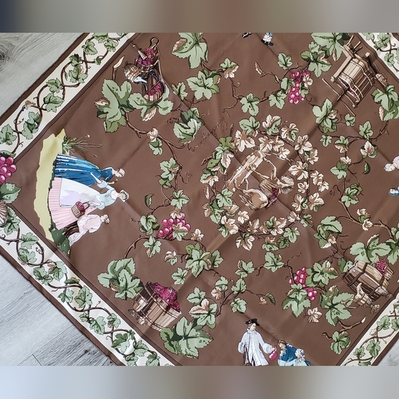 Vintage Hermes Scarf Paris 1700s Style - Picture 4 of 5